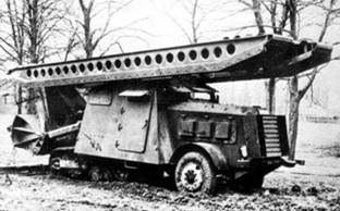 http://wardrawings.be/WW2/Images/1-Vehicles(bis)/France/Files/9-Halftracks/Somua-Bridgelayer1937/SOMUA-bridgelayer1937_01.Tanks.jpg